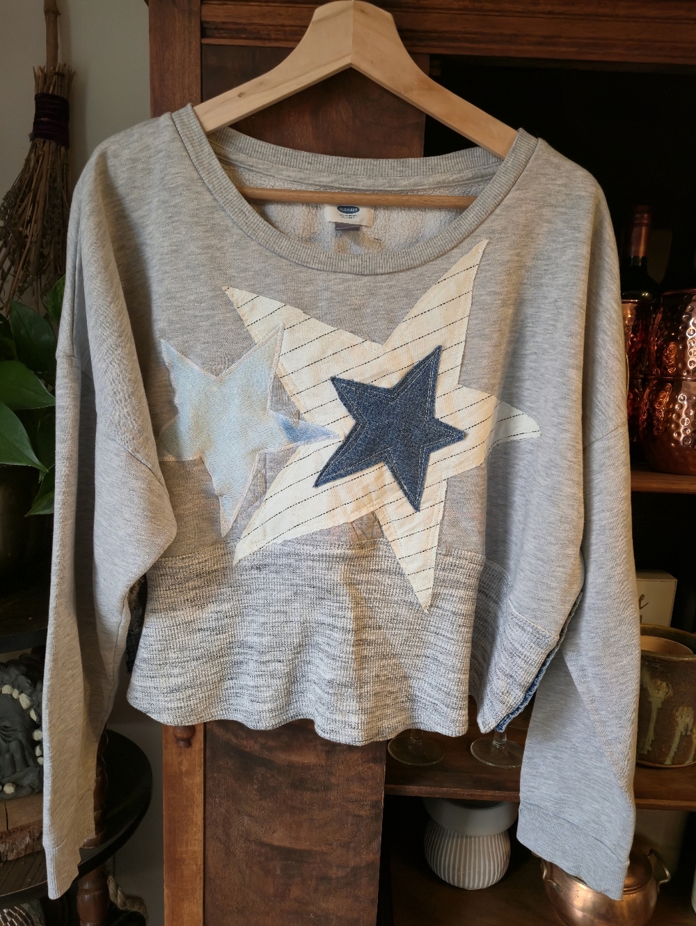 UPCYCLED light gray navy tag sweatshirt
